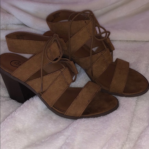 Candie’s Heeled Dressy Sandals - Picture 3 of 5